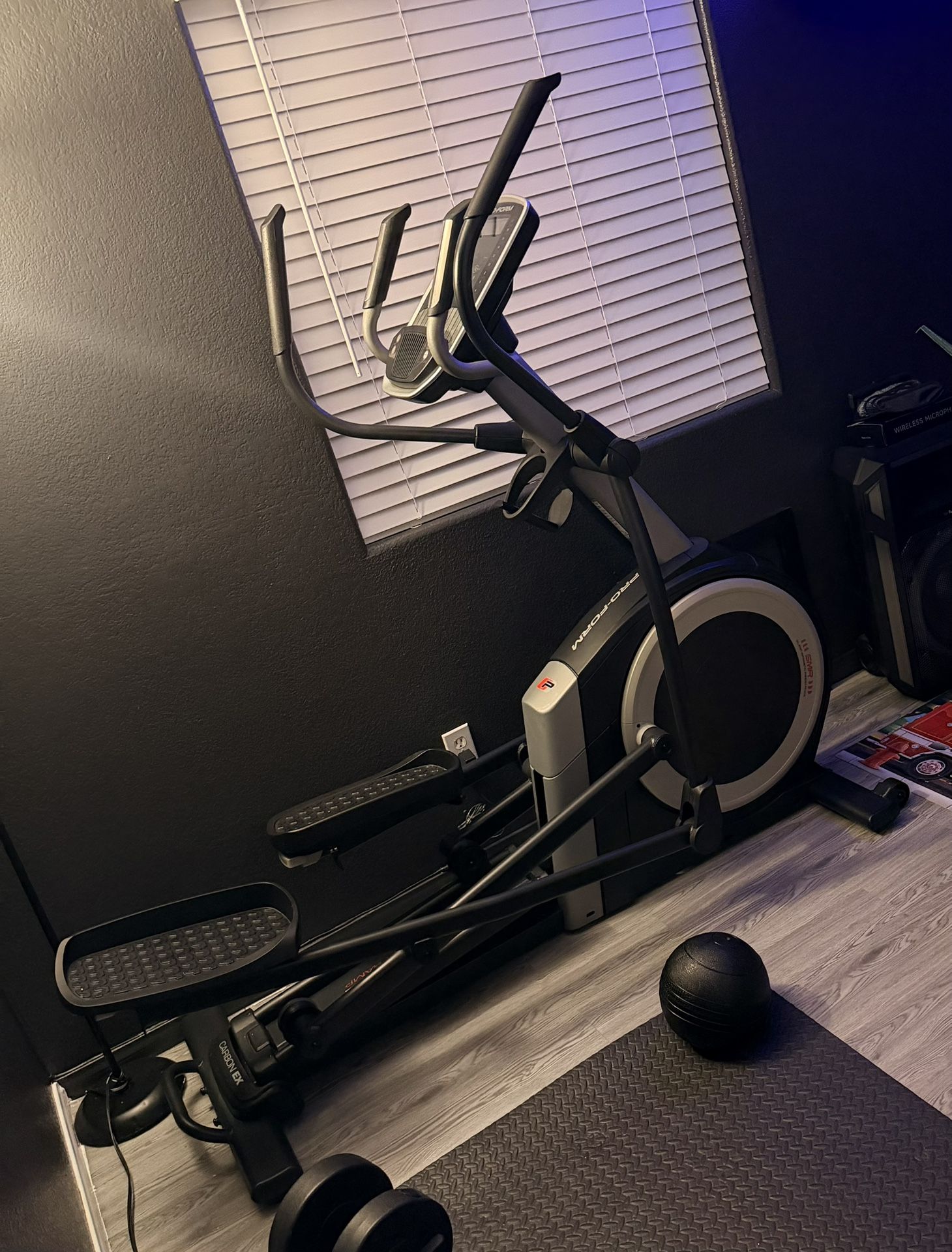 ProForm - Carbon EX Elliptical - Black & Gray