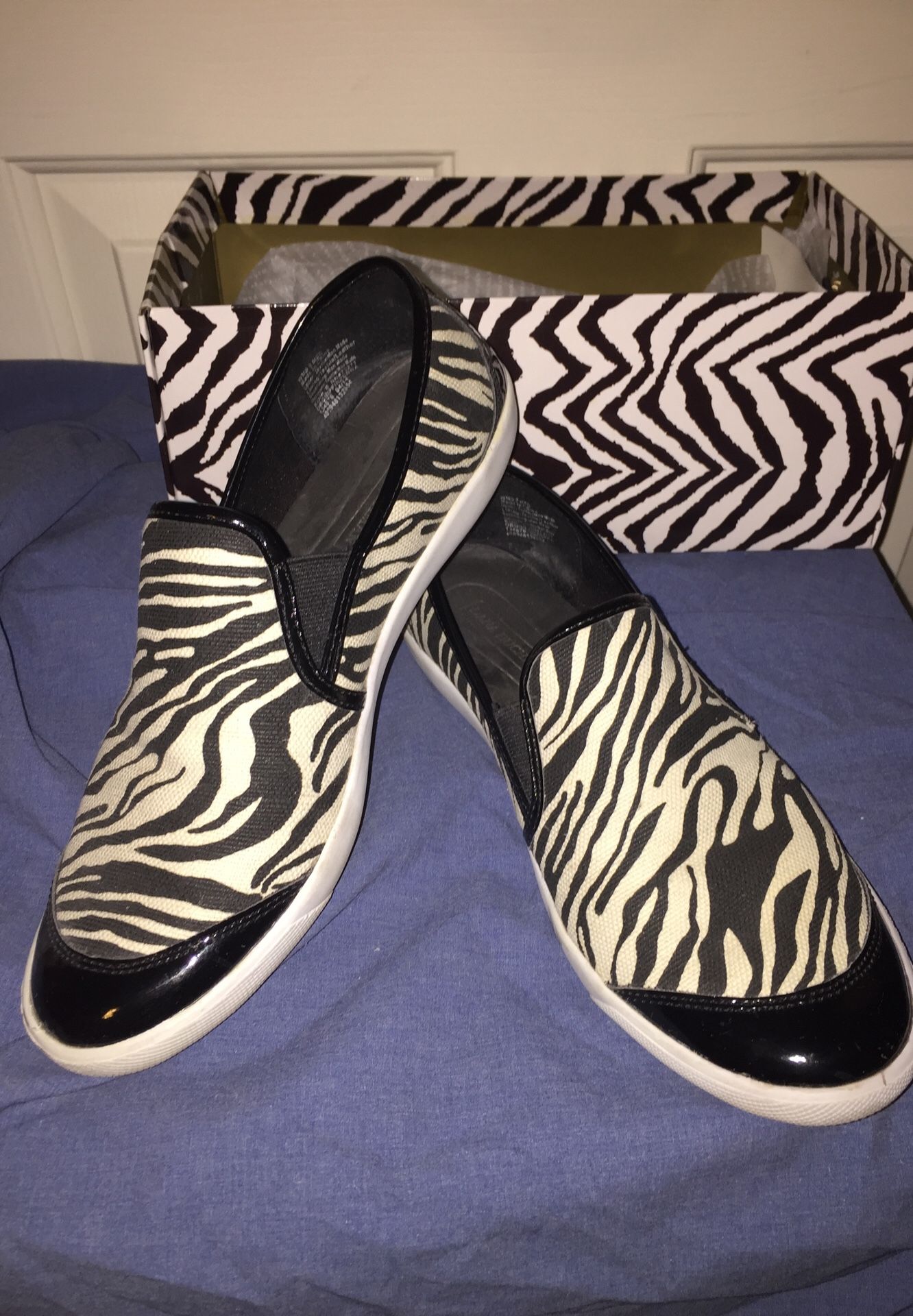 Zebra Print Shoes Slip Ons Sz 9 Dana Buchman Comfortable Flats Loafers Woman’s Canvas Black White