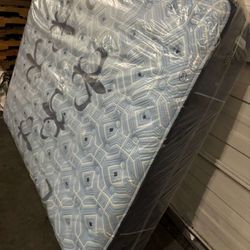 Queen, Stearns And Foster Firm Mattress