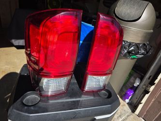 3rd Gen Toyota Tacoma OEM Taillights