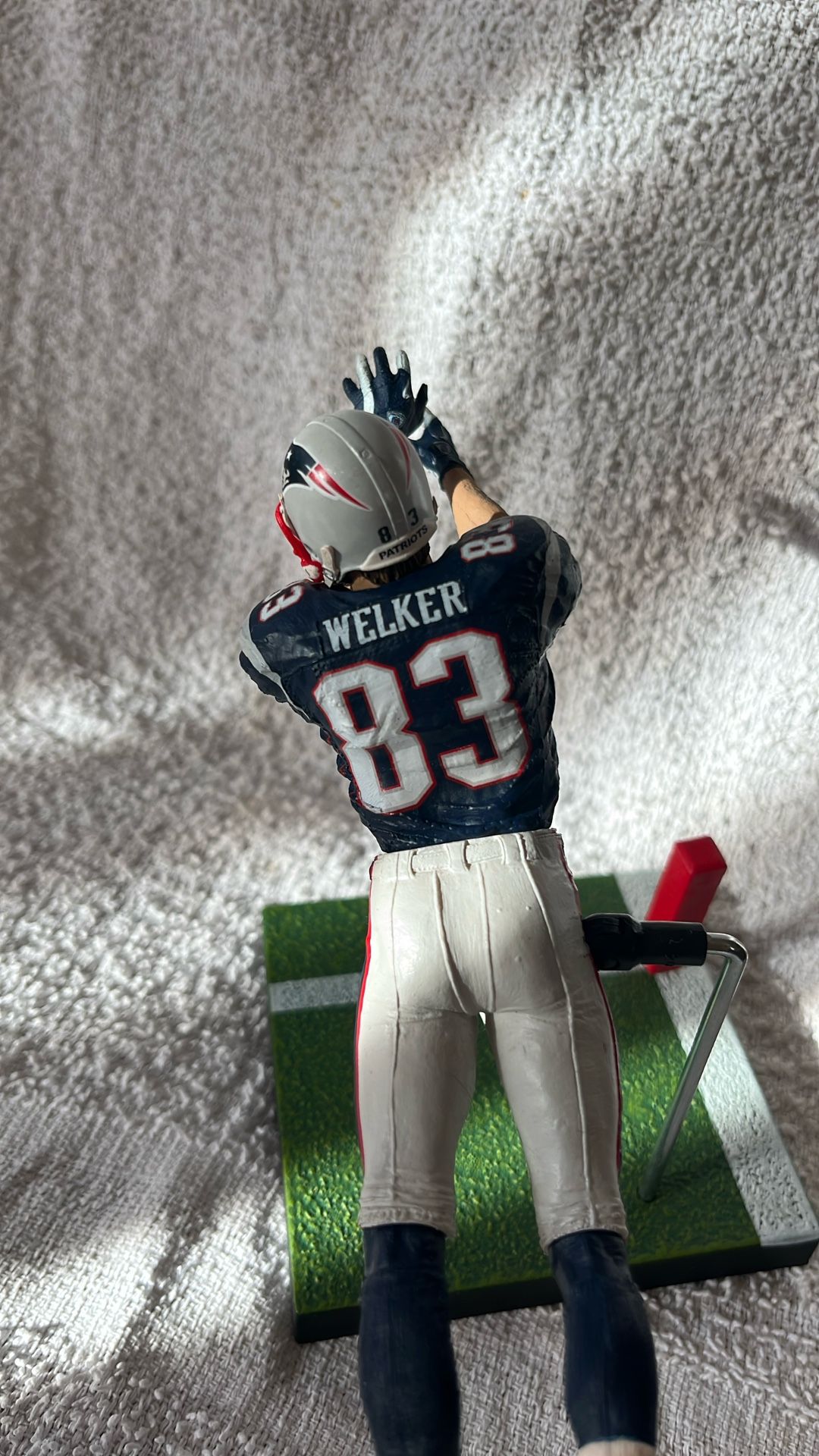 🏈 McFarlane WES WELKER #83 New England Patriots NFL Series 26 Debut Figure