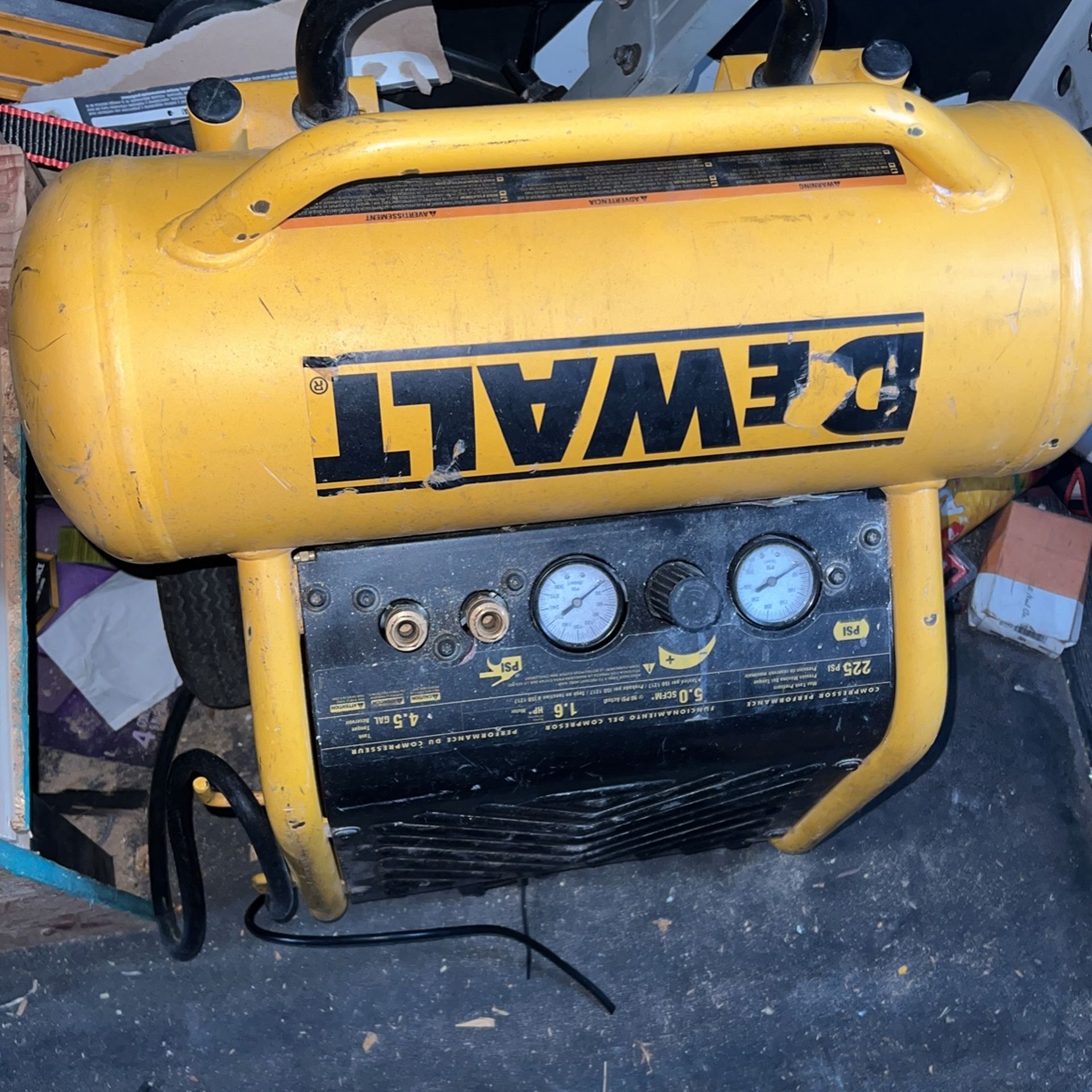 Dewalt 4.5 Gallon Compressor Nail Gun And Hose’s