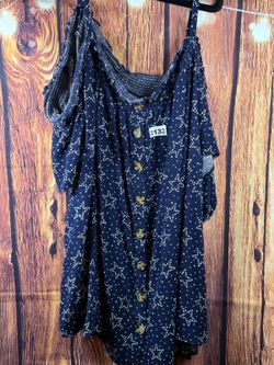 Torrid navy star print cold shoulder blouse size 5