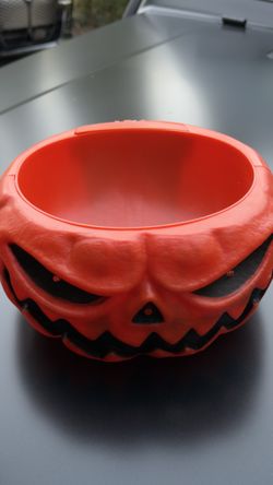Animatronic Halloween Candy Bowl 