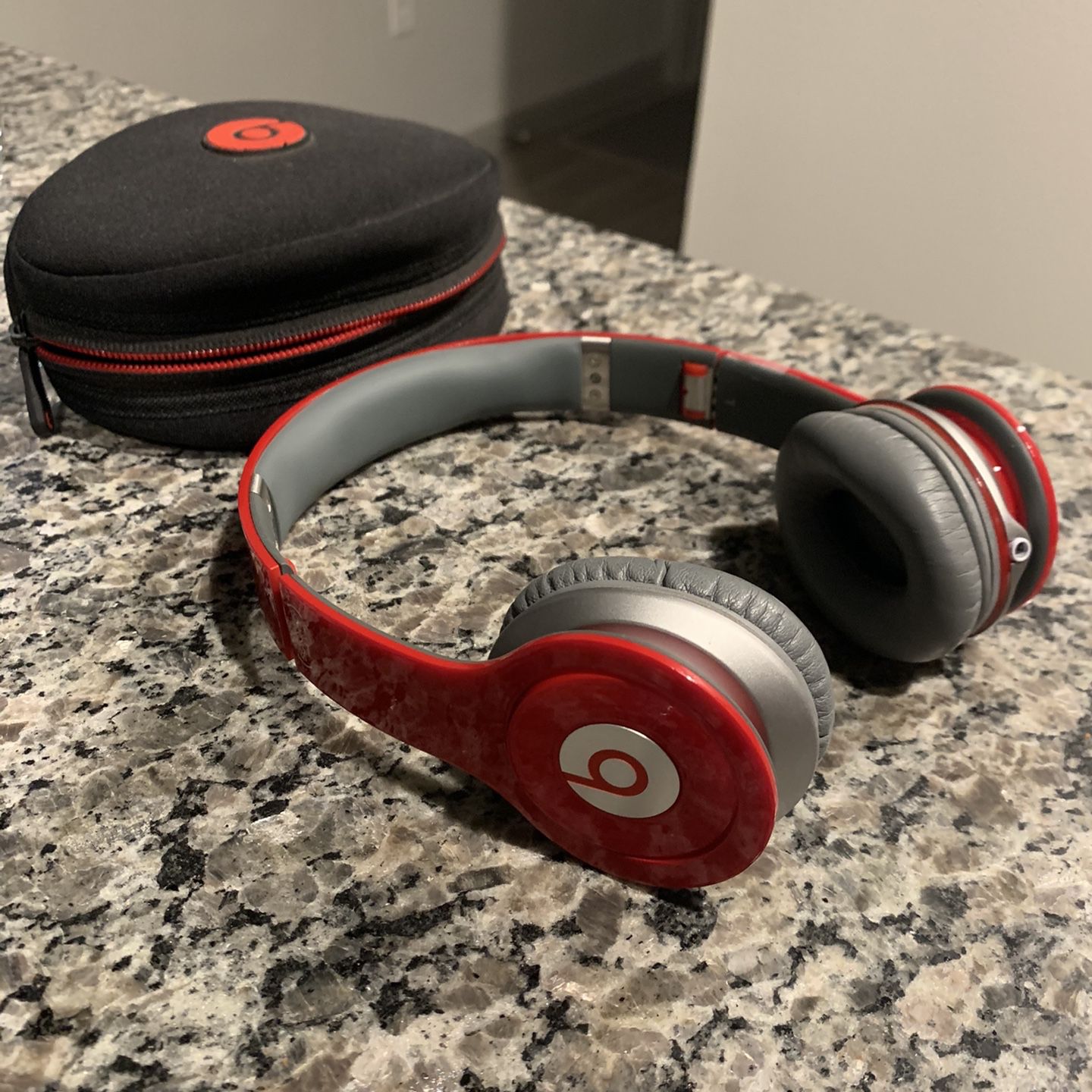 Beats By Dre Solo HD On Ear Headphones Special Edition (RED)