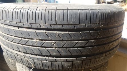 16" Michelin 225/55R16 95H tire in great condition, great tread