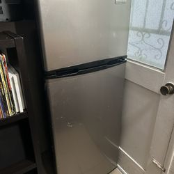 refrigerator 