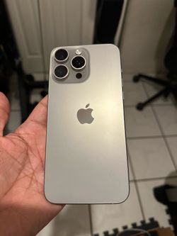iPhone 15 Pro Max 256GB Unlocked