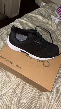 OrthoFeet Black Knit Sneakers
