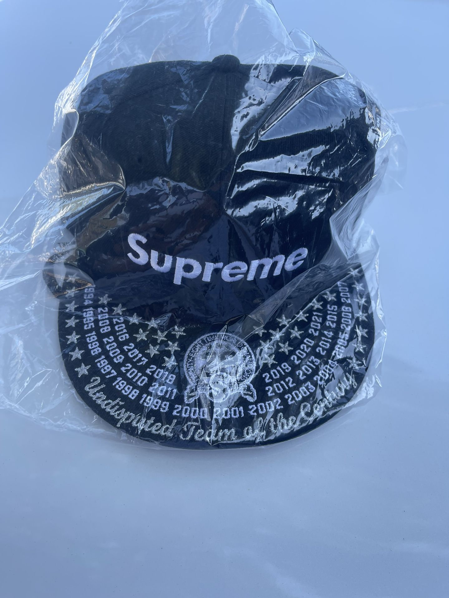 Supreme Undisputed Box Logo New Era Hat