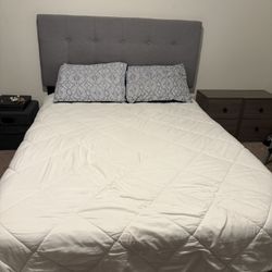Full size bed + night stands 