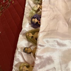 7 Tween Barbies no accessories