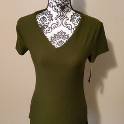 No Boundaries Brushed V Neck T Shirt Size Small 
