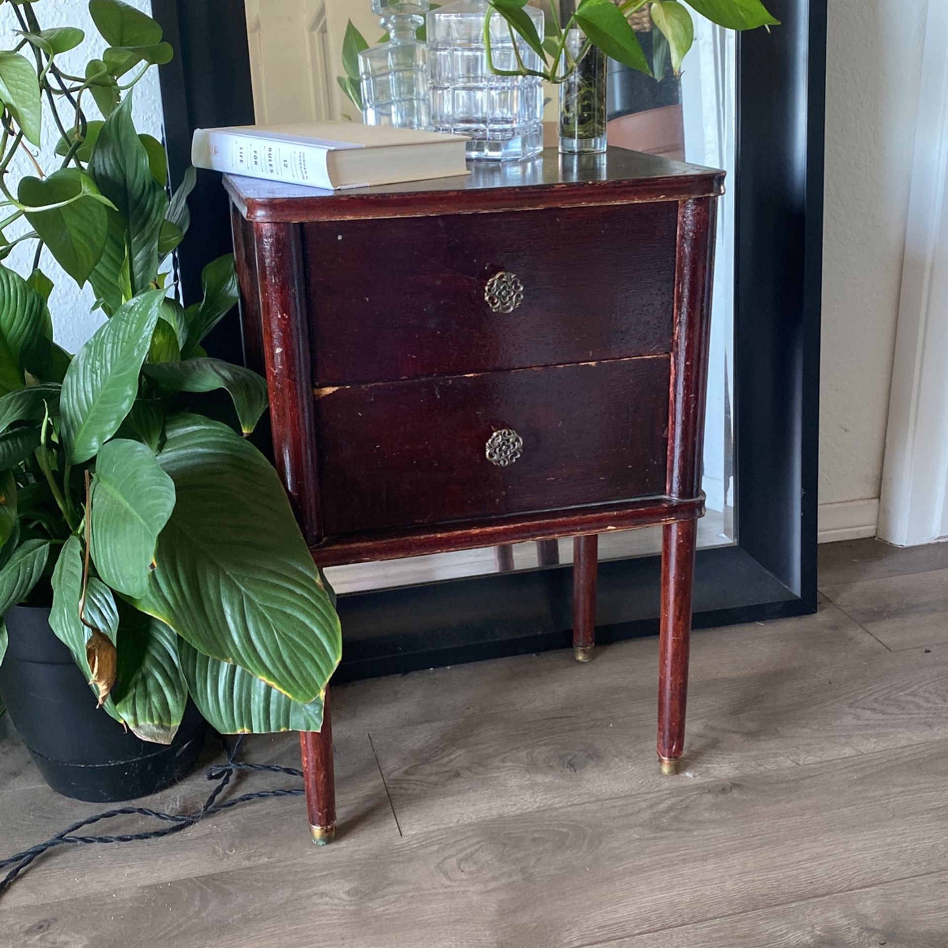 Vintage Wooden End Table/ Night Stand
