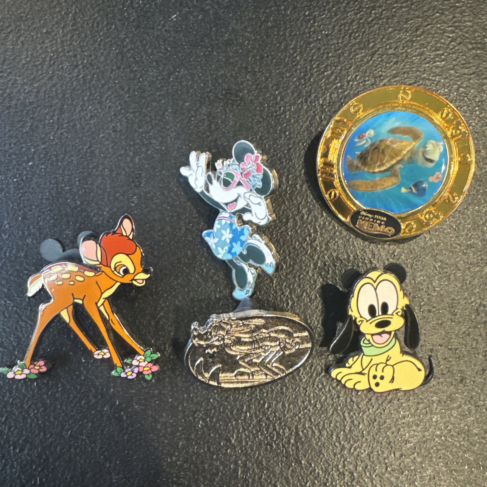 Set Of 5 Disney Pins 