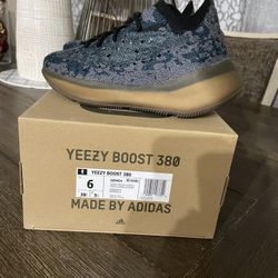 Yeezy 380 Size 6