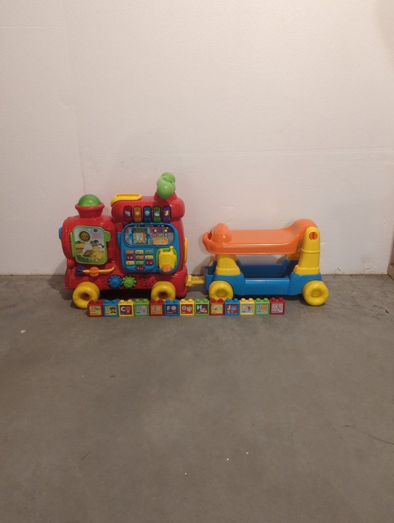 VTech Sit-to-Stand Ultimate Alphabet Train
