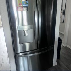 LG Refrigerator 675 
