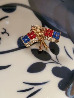 Vintage Crossed American Flags Lapel Pin Red White Blue Rhinestone USA Tac