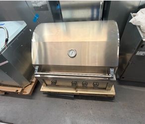 🔥 EdgeStar 36” Built-In Natural Gas Grill – New Open Box 🔥  💲 MSRP: $3,699 🔥 Your Price: $3,099  Upgrade your outdoor kitchen with the EdgeStar 36