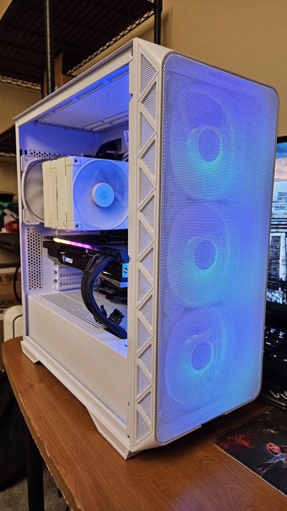 Gaming PC: i7-12700K, RX 6900XT