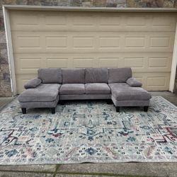 Gray Sectional Sofa w/ Chaise – Excellent Condition! 