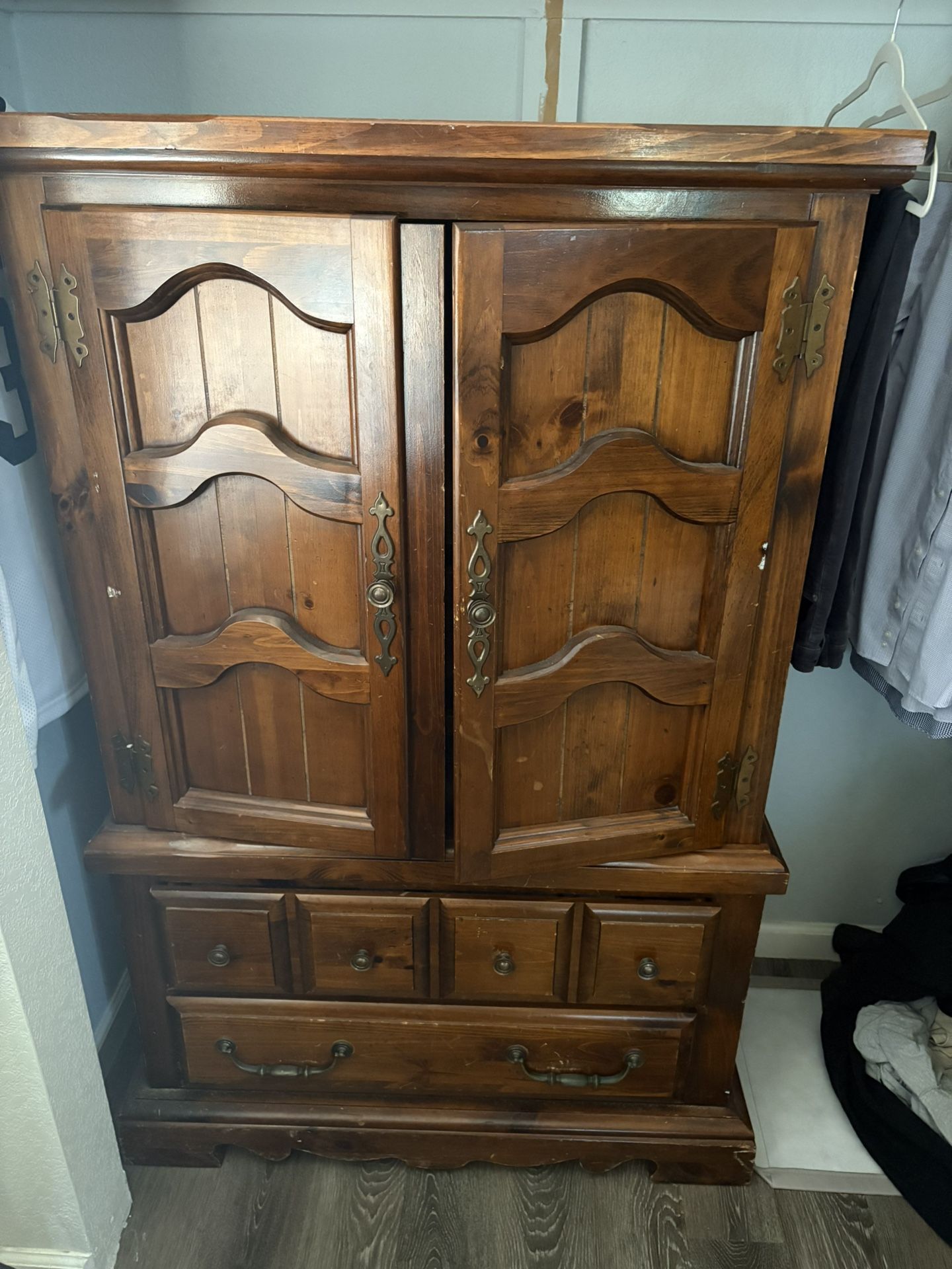 Dresser