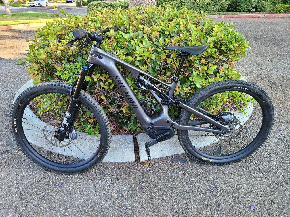 2025 Turbo Levo 3 Comp Carbon EMTB
