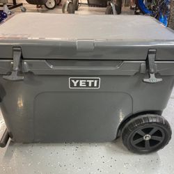 Yeti~Hail/Wheeled~Tundra~Cooler