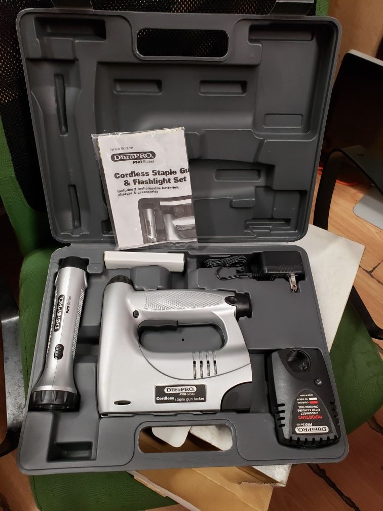 Durapro cordless staple gun tacker flashlight set