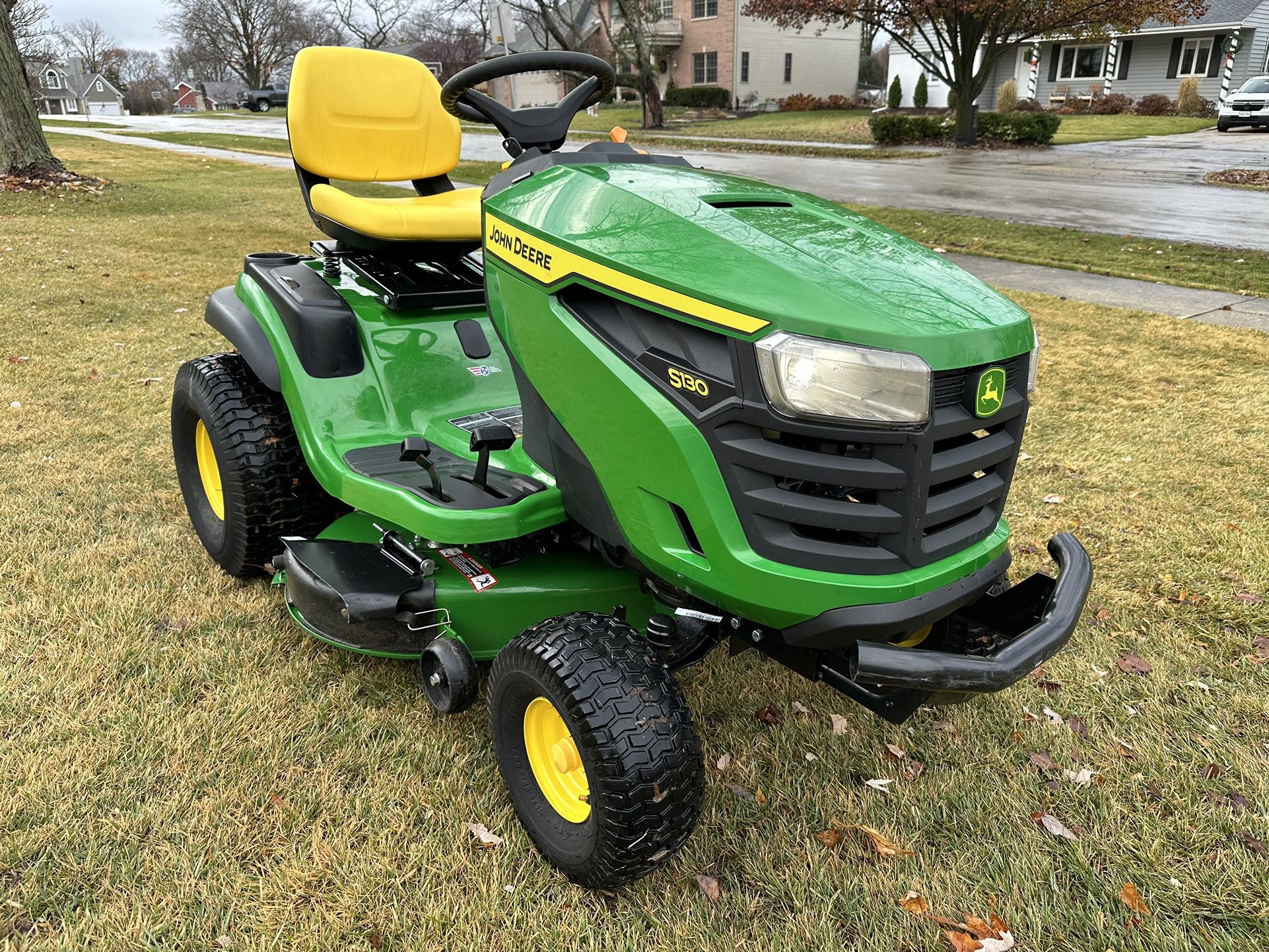 John Deere S130 Tractor Mower Like New Only 116h Mulching Kit for Sale in Roselle, IL OfferUp