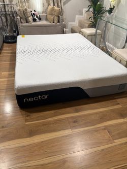Nectar Premier Memory Foam, Queen, Like New, Delivery Available