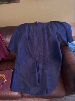 Graduation Cap & Gown Set - Excellent Condition 🎓