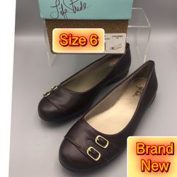 Life stride comfortable Brown flats size 6