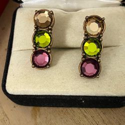 Aretes Laminados Tres Piedra Color 