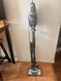 Shark Rocket Deluxe Pro Vacuum