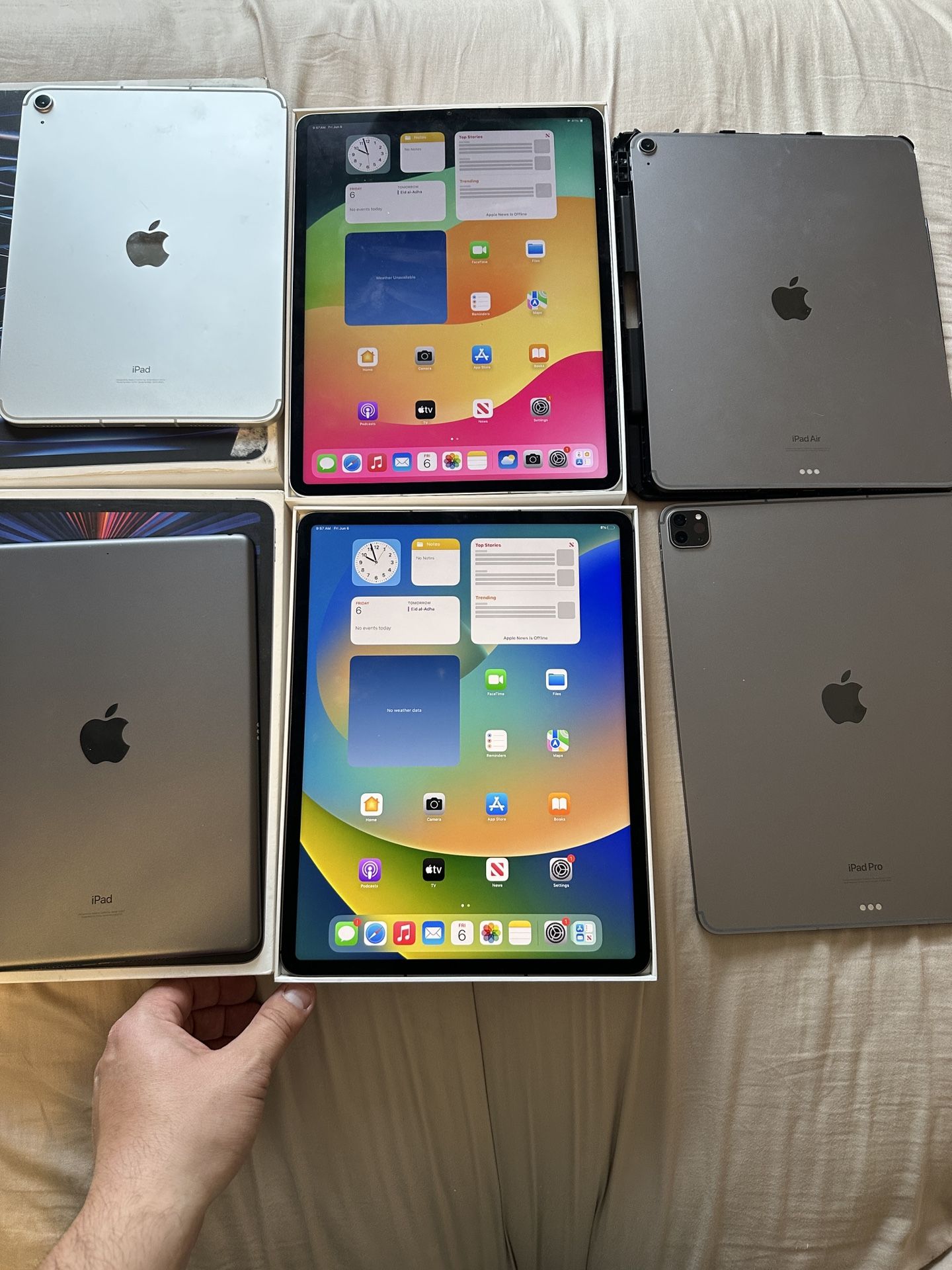 Selling iPads: iPad Pro 12.9” 6th M2 256Gb iPad 10th 64Gb iPad 9th 64Gb iPad Pro 12.9” 5th M1 256GB iPad Air 13” M2 128GB