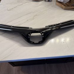 16-18 Rav4 Grille