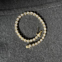 gold tennis bracelet 