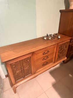 Table/dresser