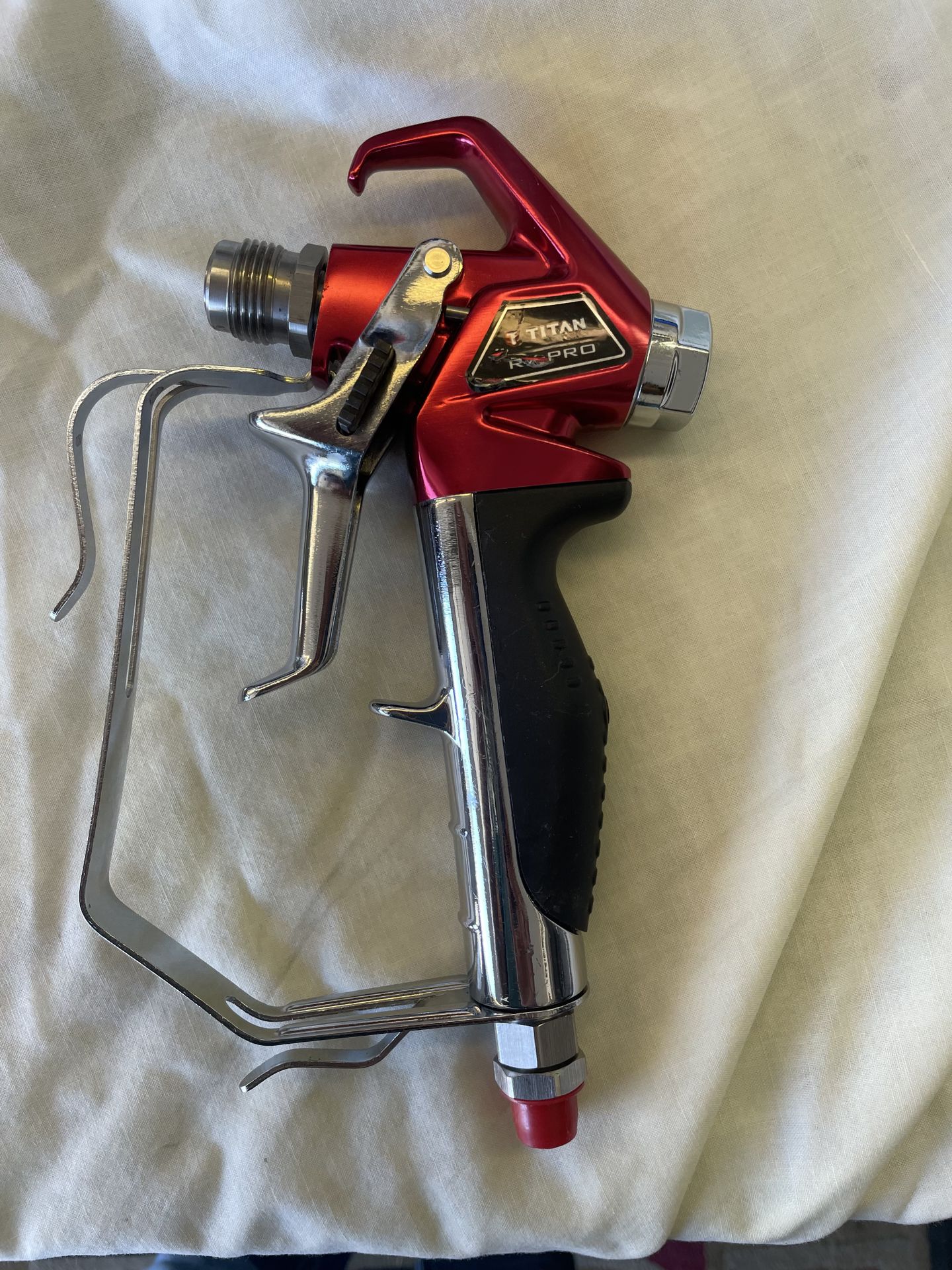 Titan Airless Paint Sprayer Gun ( New )