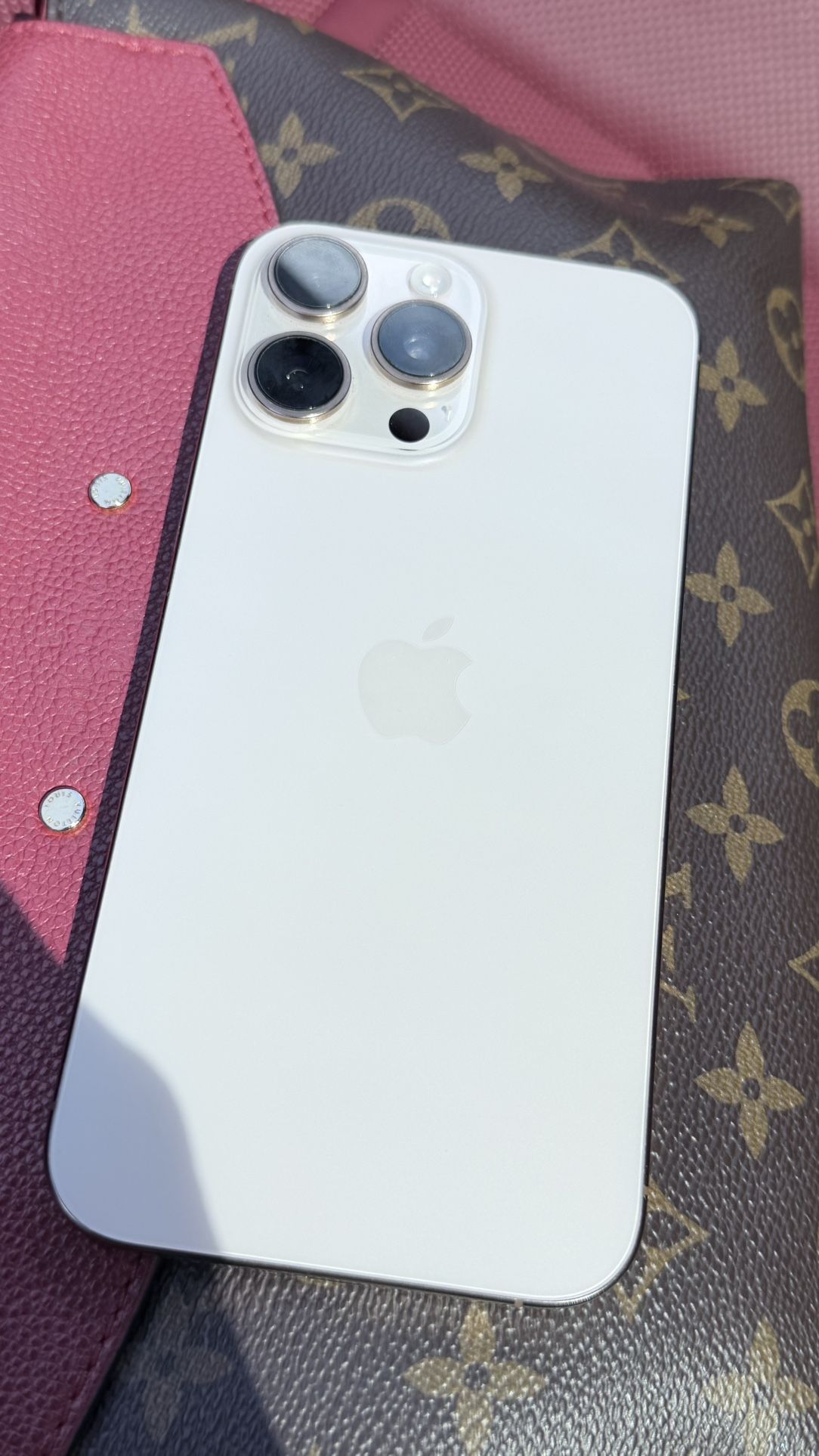 iPhone 16 Pro Max 256 gb .Excellent condition