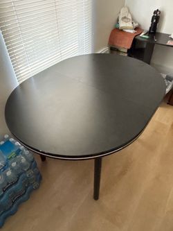 Dinner table for family of 4