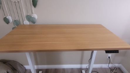 Standing desk 55x28", with electric adjustments