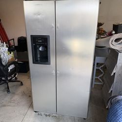 GE Refrigerator 