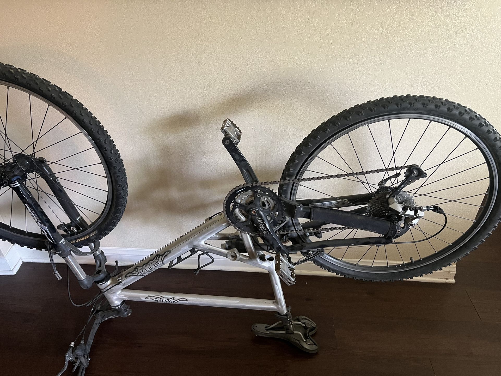 Cannondale Mountain Bike