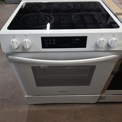 Frigidaire Slide In Electric Stove White