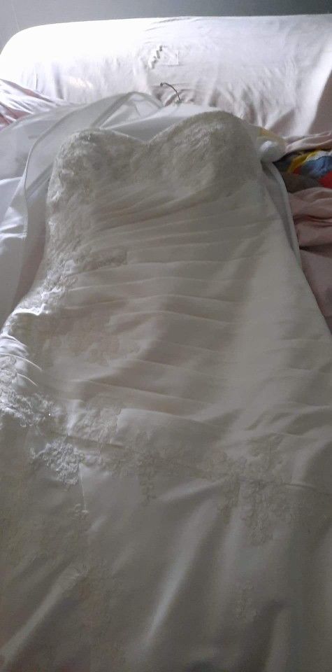 Strapless Wedding Dress With 3ft Train