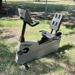  Commercial Grade Recumbent Bike Lifecycle 9500R 
