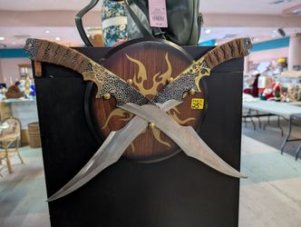 Decorative Crossed Fantasy Swords Wall Plaque Wood And Metal Display Decor Art